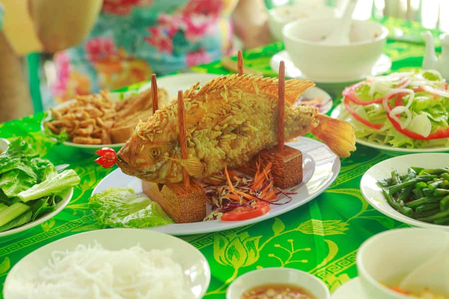 1 Day Mekong Tour: Cai Rang Floating Market & MyTho-Ben Tre - Rice vermicelli, pineapple, and local workshops