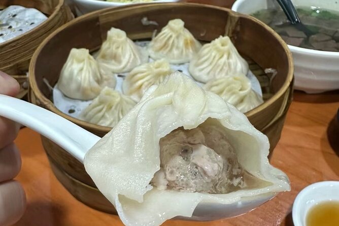 4-Hr Shanghai Layover Tour: Maglev, Wet Market, Food, Landmarks - Shanghai bites, noodles, dumplings, and drinks