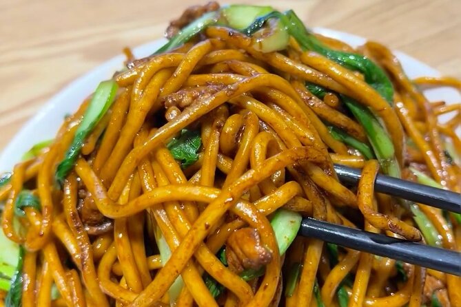 4-Hr Shanghai Layover Tour: Maglev, Wet Market, Food, Landmarks - Who gets the most from this tour