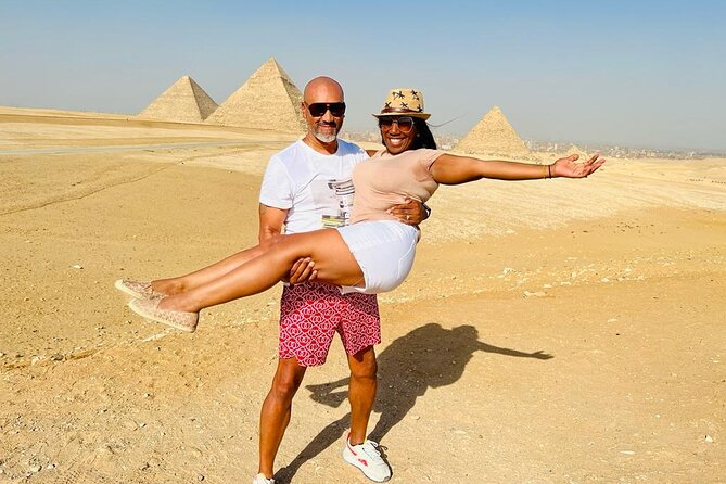 8-Hours private tour of Giza pyramids, Egyptian museum&Bazaar - Three hours among the Giza pyramids