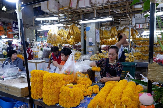 A night at the market - Starting among Bangkok’s flowers
