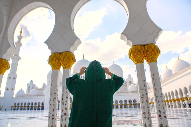 Abu Dhabi City Tour: Grand Mosque, Palace, Souk, Louvre & Ferrari - Sheikh Zayed Grand Mosque: give this stop priority