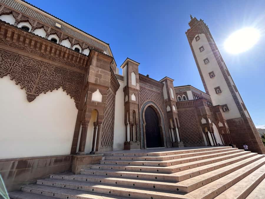 Agadir: Kasbah, Souk, and Marina City Tour with Hotel Pickup - One hour inside Souk El Had