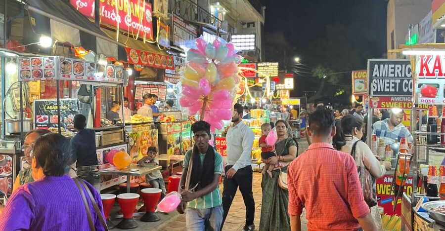 Agra: Sadar Bazar Food Market Night Walking Tour by Tuk-Tuk - Why Sadar Bazar works so well at night