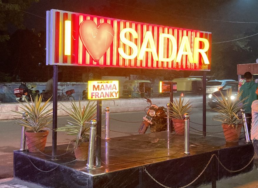 Agra: Sadar Bazar Food Market Night Walking Tour by Tuk-Tuk - The guide makes the biggest difference