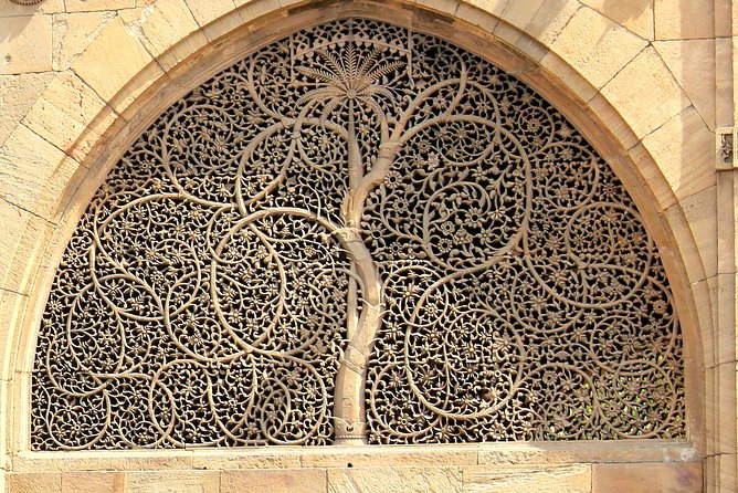 Ahmedabad Private City Tour Including Local Night Market - Key points at a glance