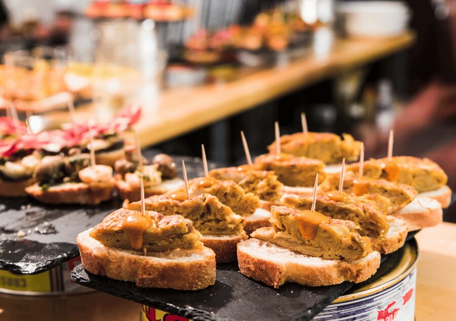 Alicante: Bullring and Central Market Gastronomic Tour - Choosing the right day