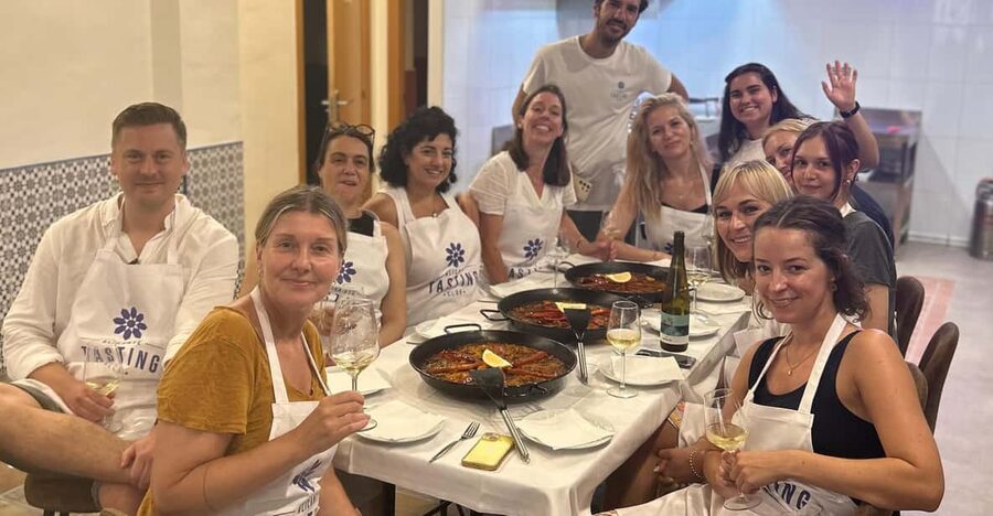 Alicante Paella Cooking Class, Tapas, Drinks and Market - What the Guides Add to the Experience