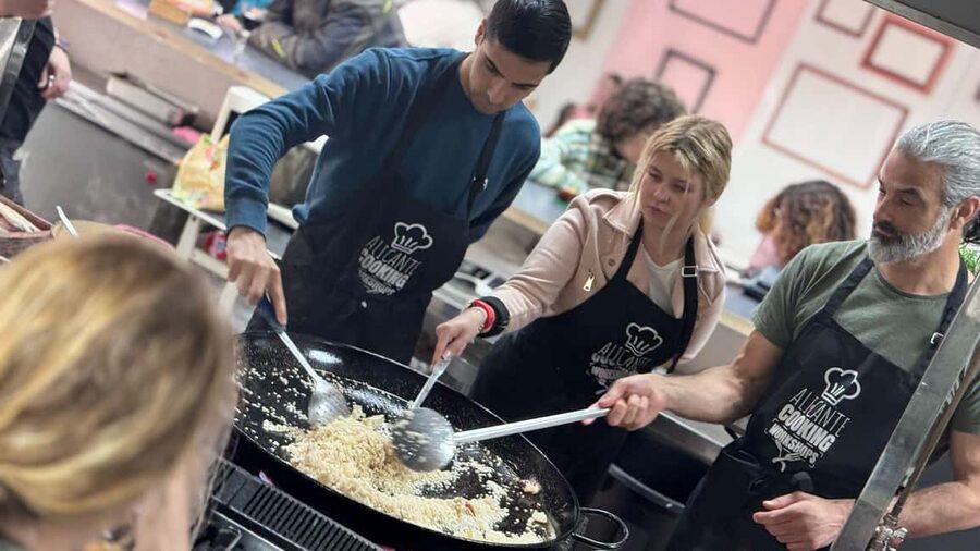 Alicante: Paella & Sangria Class with Tapas and Market Visit - Key points to know before booking