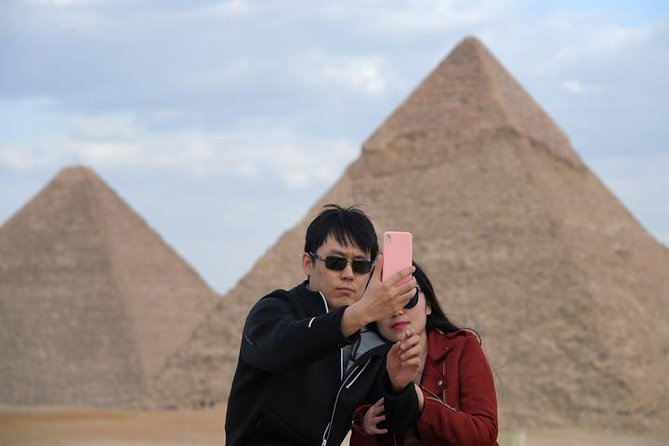 All inclusive Private Giza pyramids ,Sphinx,Museum ,Bazaar - The guides and drivers