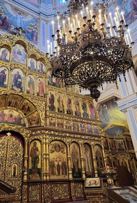 Almaty: City Highlights and Local Market Tour Green Bazaar - Panfilov Park and the wooden Zenkov’s Cathedral
