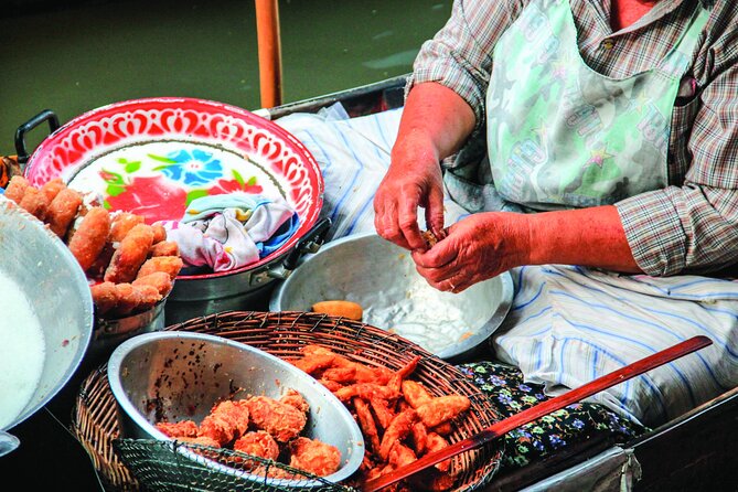 Amphawa Boat Ride & Railway Market: Multi-Lang Private Tour - Coconut country and the changing scenery