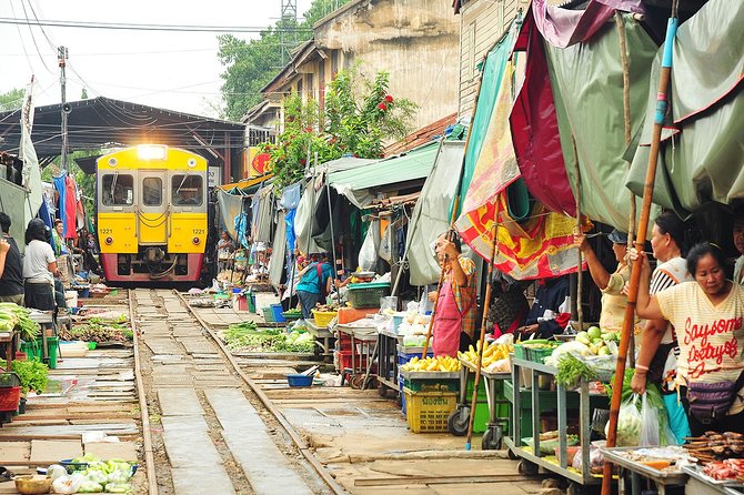 Amphawa Floating Market Tour with Maeklong Railway Market (SHA Plus) - What the private format changes
