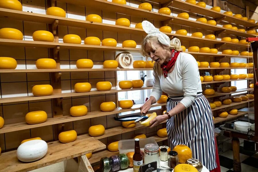 Amsterdam: Traditional Cheese Market Tour to Alkmaar - Key points to know before you book
