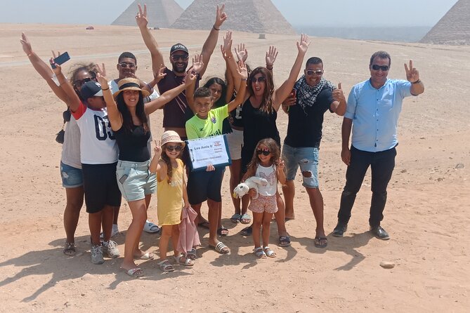an unmissable day, The Giza Pyramids, the Egyptian Museum and the Souk - Giza: Cheops, Chephren, Mykerinos, and the Sphinx