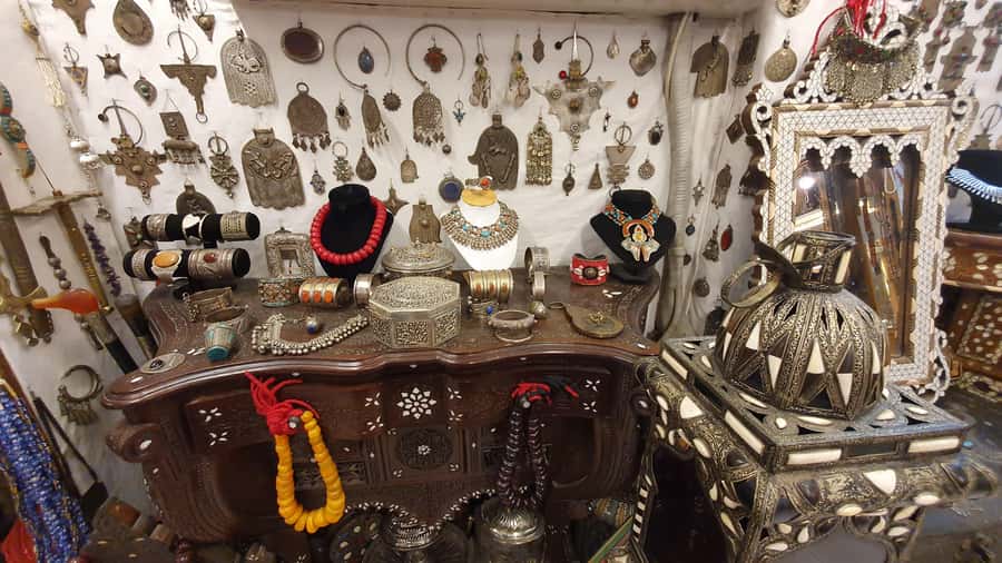 Authentic Moroccan Crafts Tour in the Marrakech Souks - Carpets and the final buying decision