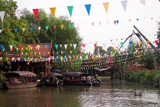 Ayutthaya Bicycle Hike & ATV to Top Attractions & Floating Market - Cycling to Wat Mahathat and the Buddha in the tree