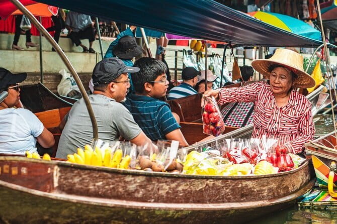 Ayutthaya Elephant Village ATV and Floating Market by Tuk Tuk - The elephant village sets the tone