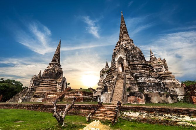 Ayutthaya Temples and Ayothaya Floating Market From Bangkok - Guides who shape the day