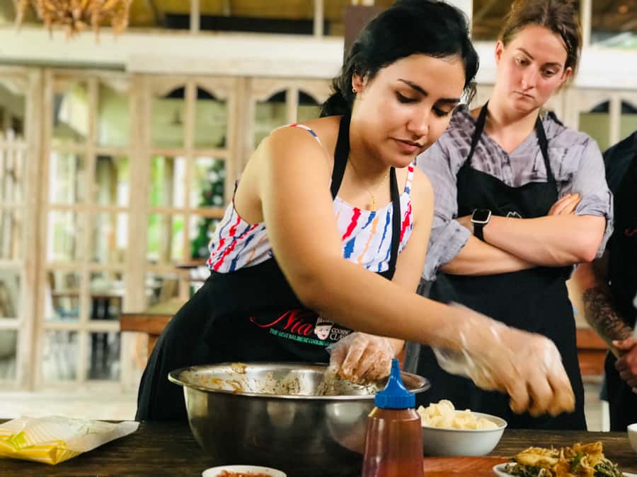 Bali: Balinese Cooking Class and Market Tour - The shared lunch is part of the lesson