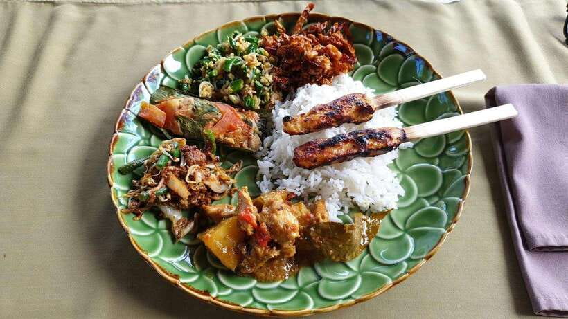 Balinese cooking class/Go shopping at the market, cook, eat - The morning market sets the tone