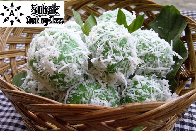 Balinese Ubud cooking school (9 Dish Cooking and Market Tour) - Rice paddies and a Balinese home add cultural context