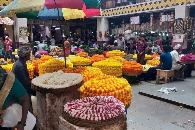 Bangalore : Evening Food Street Walk and Market Visit - KR Market and the 47,000-square-foot flower trade