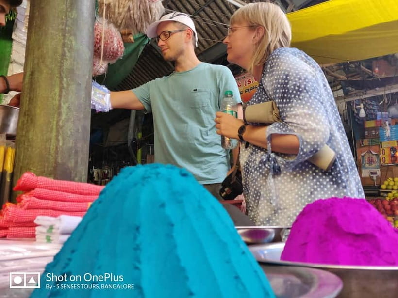 Bangalore: Food Street Walk and a colourful bazaar - The transfer from KR Market to VV Puram