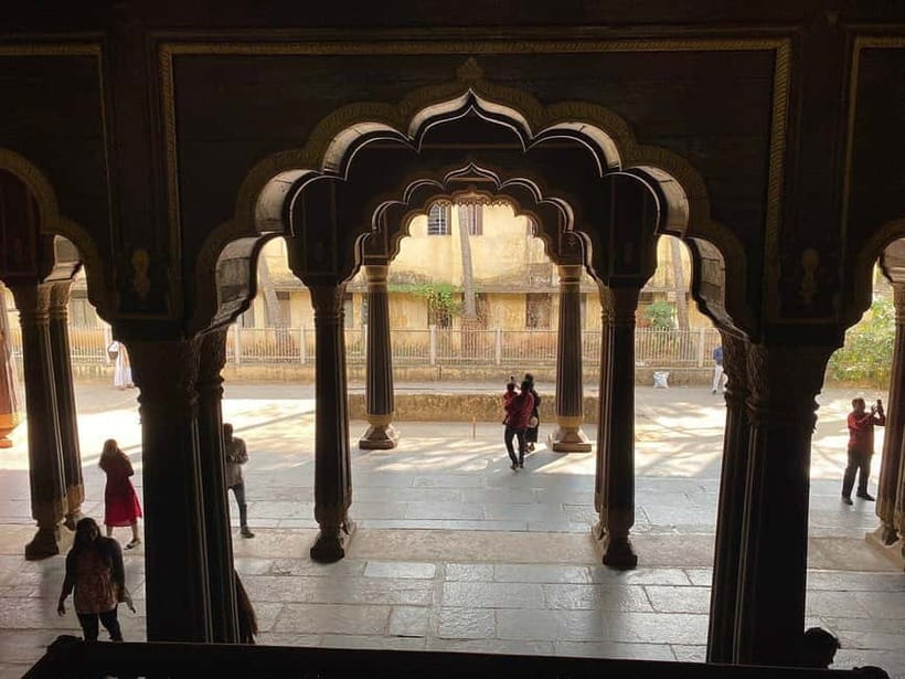 Bangalore: Palace, Temples, Fort & Markets Walking Tour - Walking conditions and practical comfort