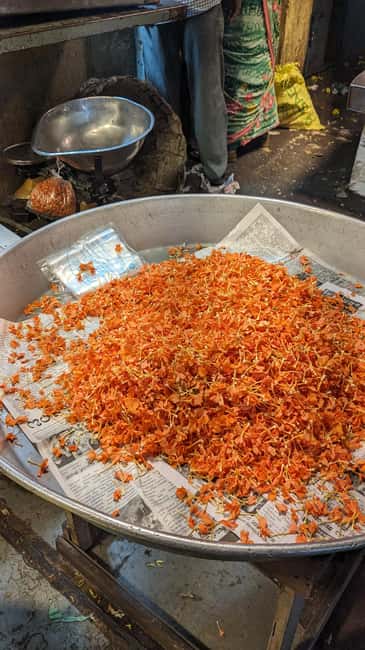 Bangalore Walking Tour KR Flower Market,Fort,Tippu palace - What $31 buys you