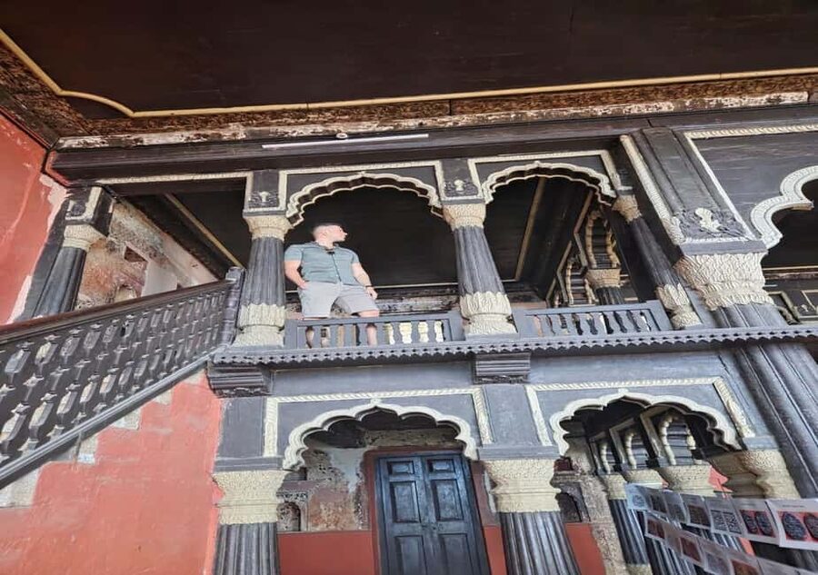 Bangalore Walking Tour KR Flower Market,Fort,Tippu palace - Guides, languages, and the private-group advantage