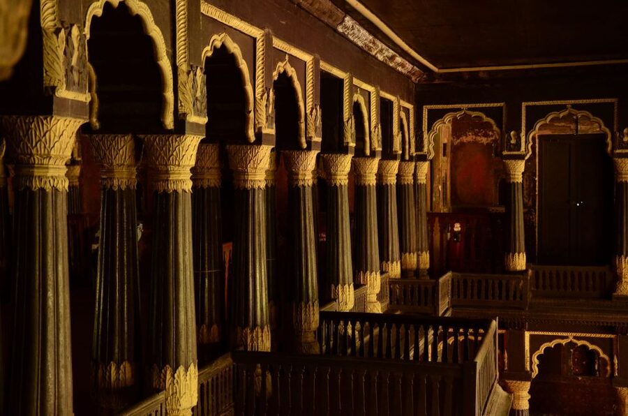 Bangalore: Walking Tour of Fort, Palaces, and Market - KR Market and the Flower Trade