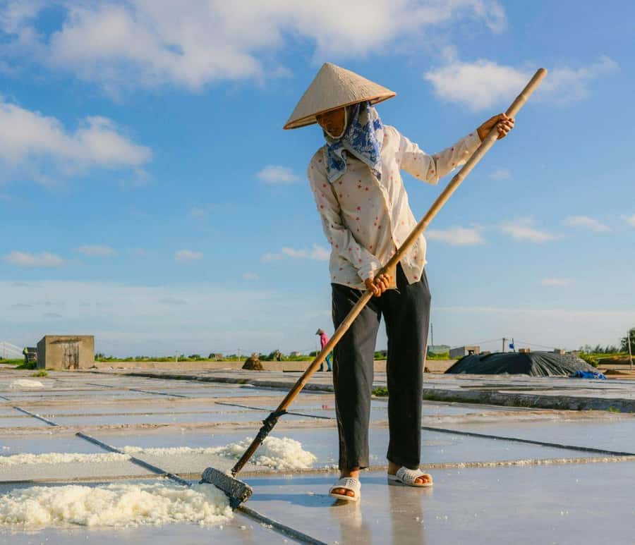 Bangkok: Amphawa Floating & Railway Markets Guided Day Tour - Who will enjoy this private market day?