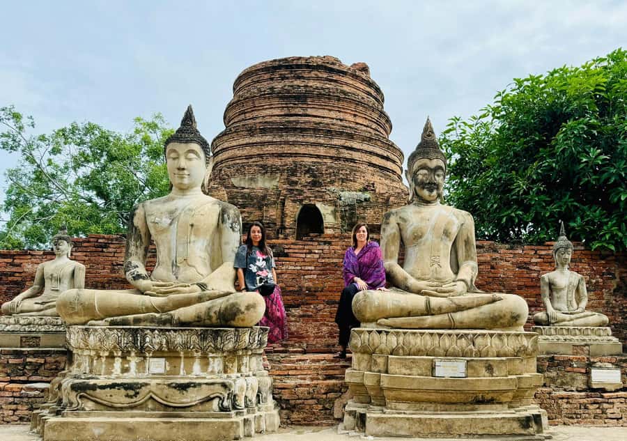 Bangkok: Ayutthaya & Local Market Tour In Spanish or English - Wat Yai Chai Mongkhon begins with scale and calm