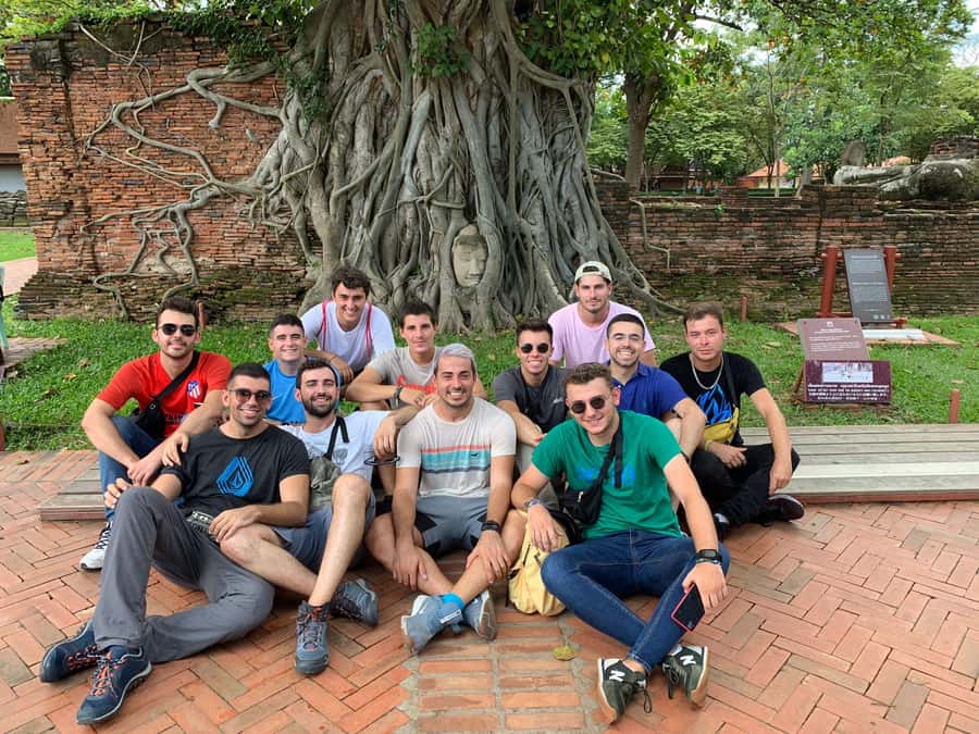 Bangkok: Ayutthaya & Local Market Tour In Spanish or English - Wat Lokayasutharam and the outdoor reclining Buddha