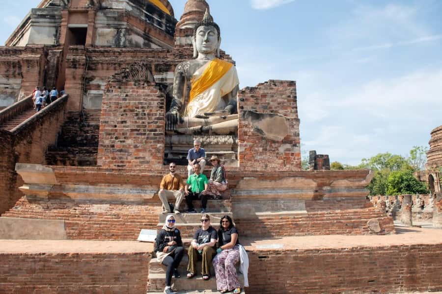 Bangkok: Ayutthaya, Railway & Floating Markets Full-Day Tour - Wat Phra Si Sanphet and the Old Royal Center