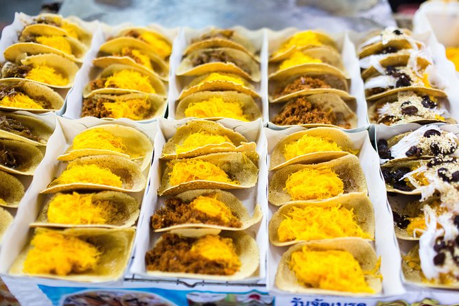 Bangkok by Night: Temples, Markets and Food Tuk-Tuk Tour - Chinatown and dessert to finish