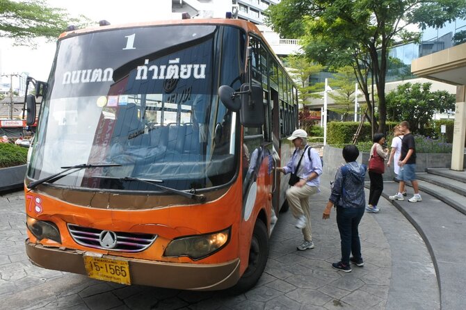 Bangkok: City Highlights Temple and Market Walking Tour - Starting at River City Bangkok at 9 AM