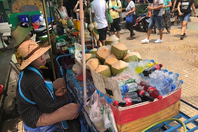 Bangkok: City Highlights Temple and Market Walking Tour - Why the small group matters
