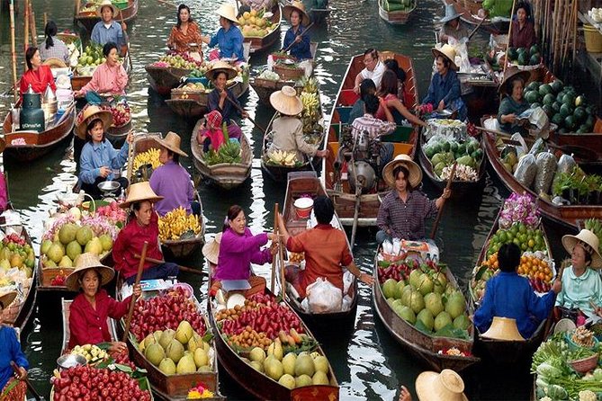 BANGKOK: Damnern Saduak Floating Market, Thai House - The drive through rice paddies and salt fields