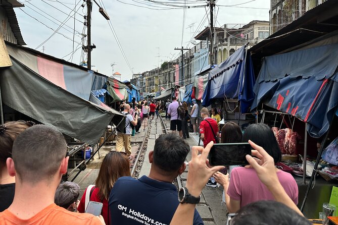 Bangkok Damnoen Floating Market and Maeklong Railway Private Tour - Timing, weather, and the six-hour claim