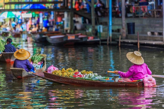 Bangkok: Damnoen Saduak and Maeklong Railway Market Japanese tour - Damnoen Saduak by small boat