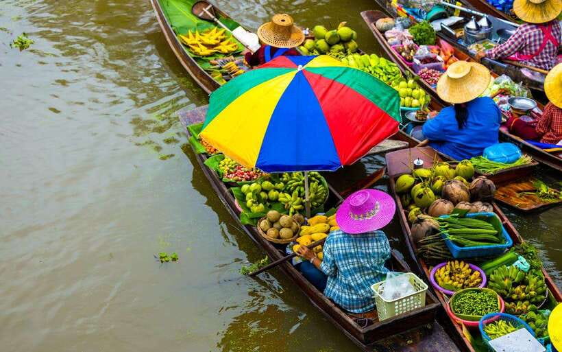 Bangkok: Damnoen Saduak and Train Market with Boat Ride - Maeklong Railway Market and the narrowest squeeze