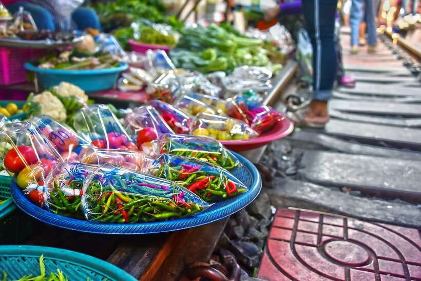 Bangkok: Damnoen Saduak Market and Maeklong Railway Market - FAQ