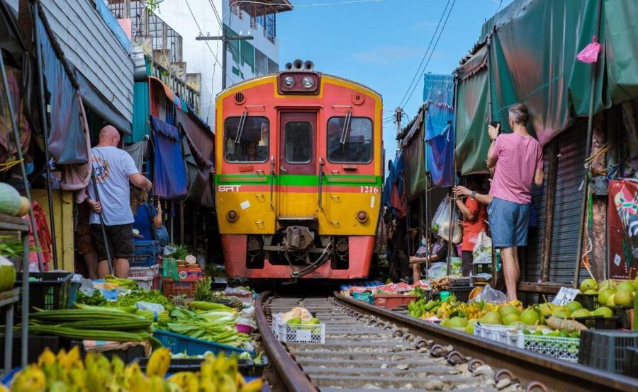 Bangkok : Damnoen Saduak & Train Market Car Excursion - Lunch beside the river