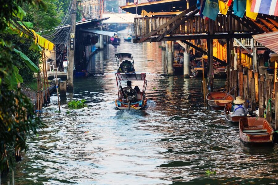 Bangkok: Damnoen Saduak, Train Market & Mahanakhon Day Trip - Should you book it?