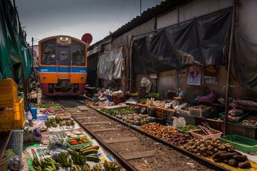 Bangkok: Damnoen Saduak, Train Market & Mahanakhon Day Trip - The road from Asoke to the railway market