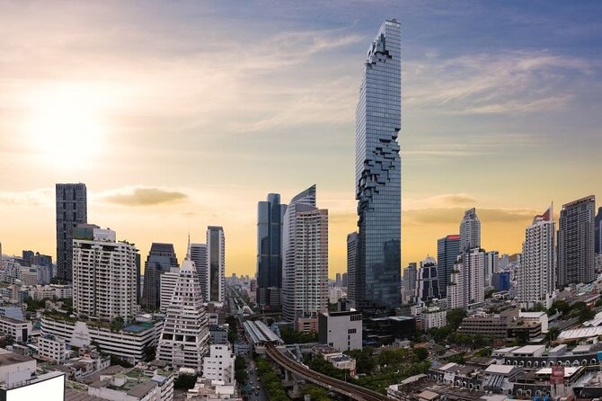 Bangkok Damnoen Saduak, Train Market, Mahanakhon Skywalk - Who will get the most from this tour