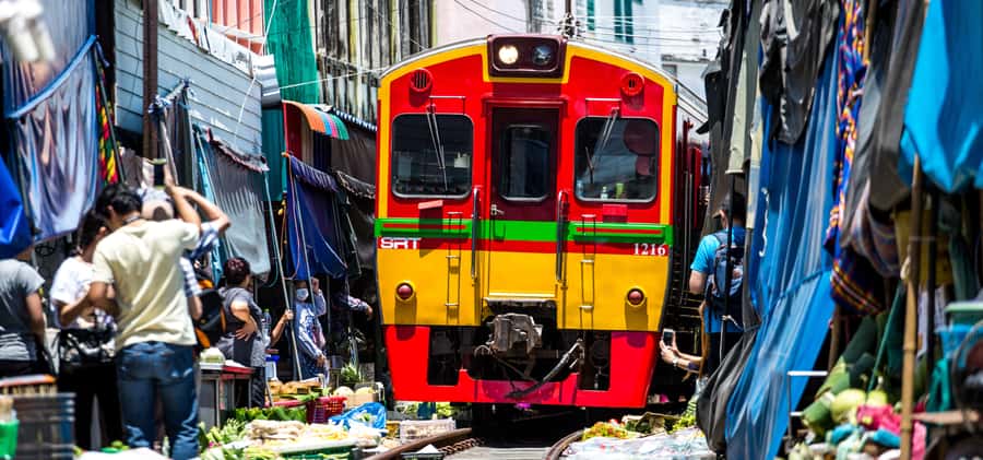 Bangkok: Floating & Maeklong Markets Tour by Private Charter - Temples that add a quieter side to the day