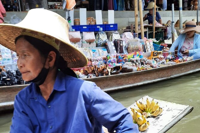 Bangkok: Floating Market and Train Tour with Guide in Spanish and English - The return to Bangkok and the timing trap